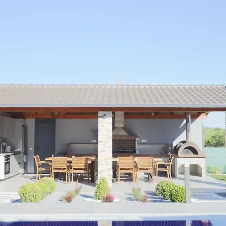 Bengu Luxury 尼基季