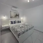 Bengu Luxury * Nikíti