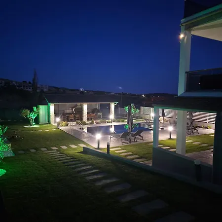 Bengu Luxury 아파트 니키티